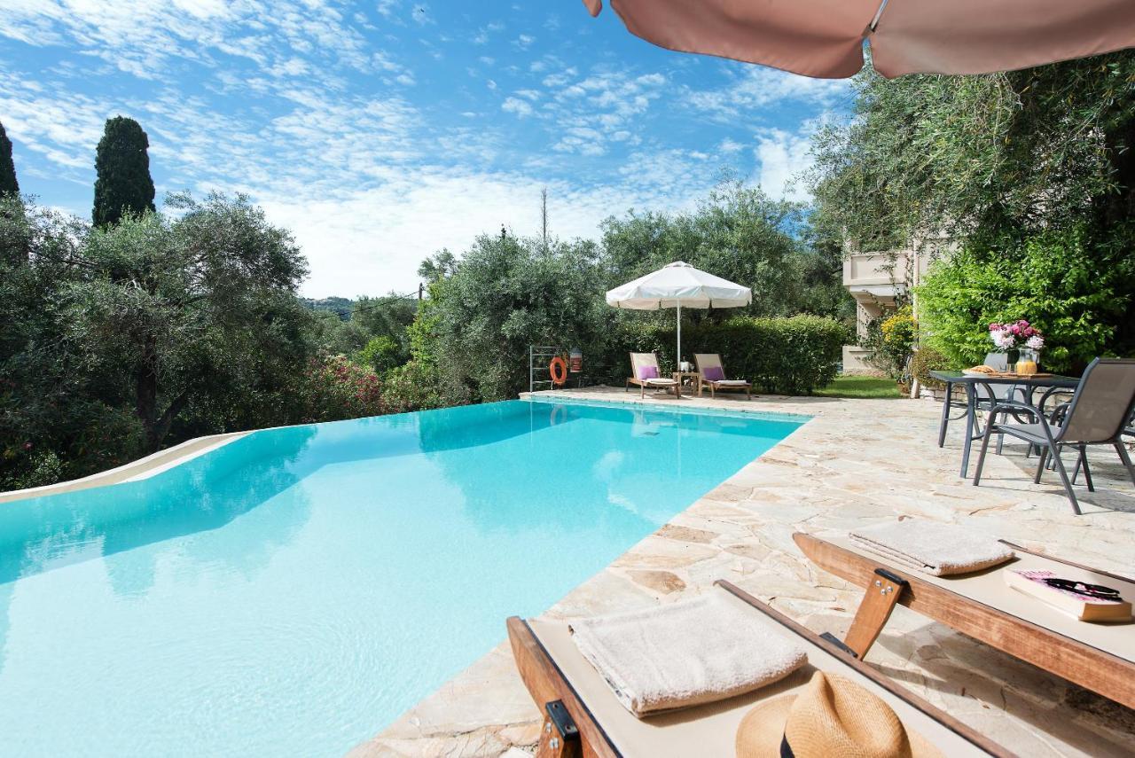 Villa Lofos Kassiopi Buitenkant foto