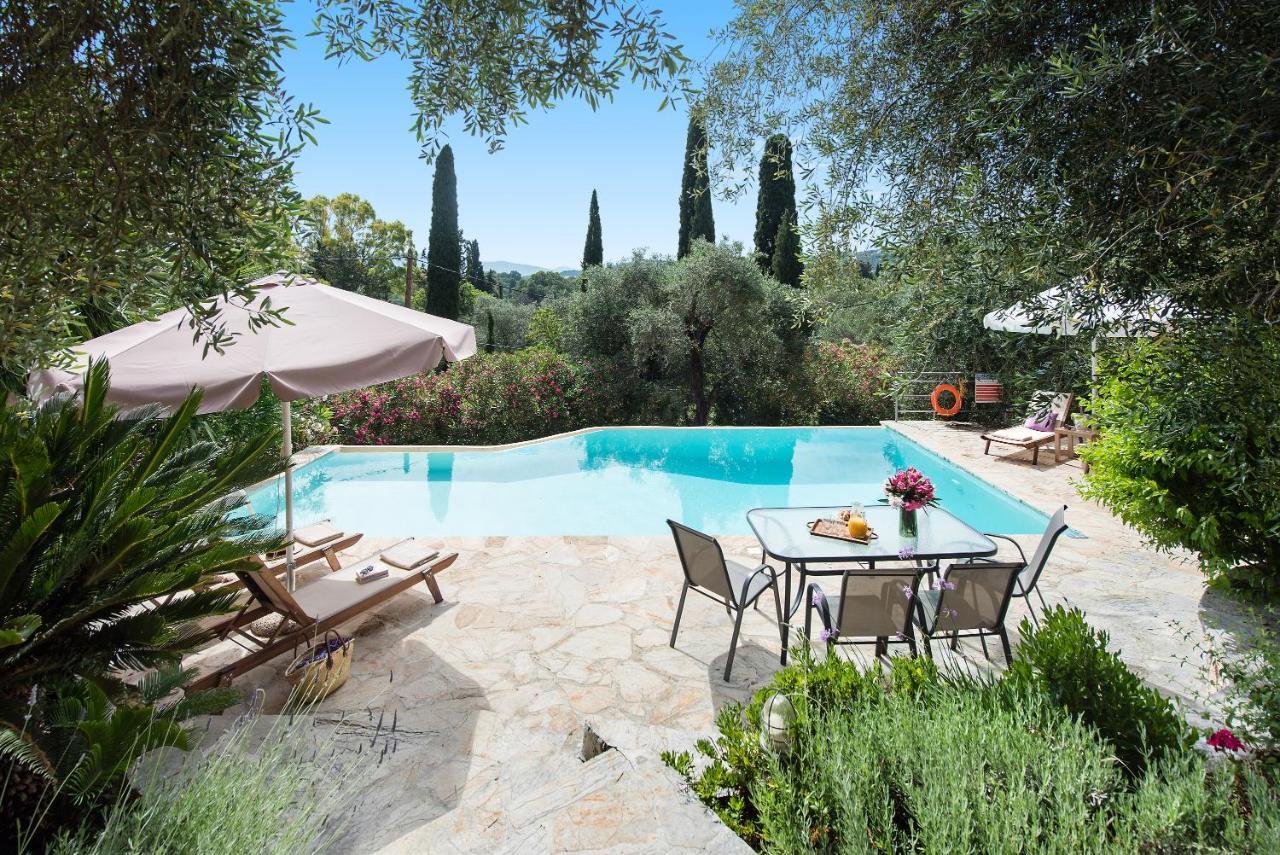 Villa Lofos Kassiopi Buitenkant foto